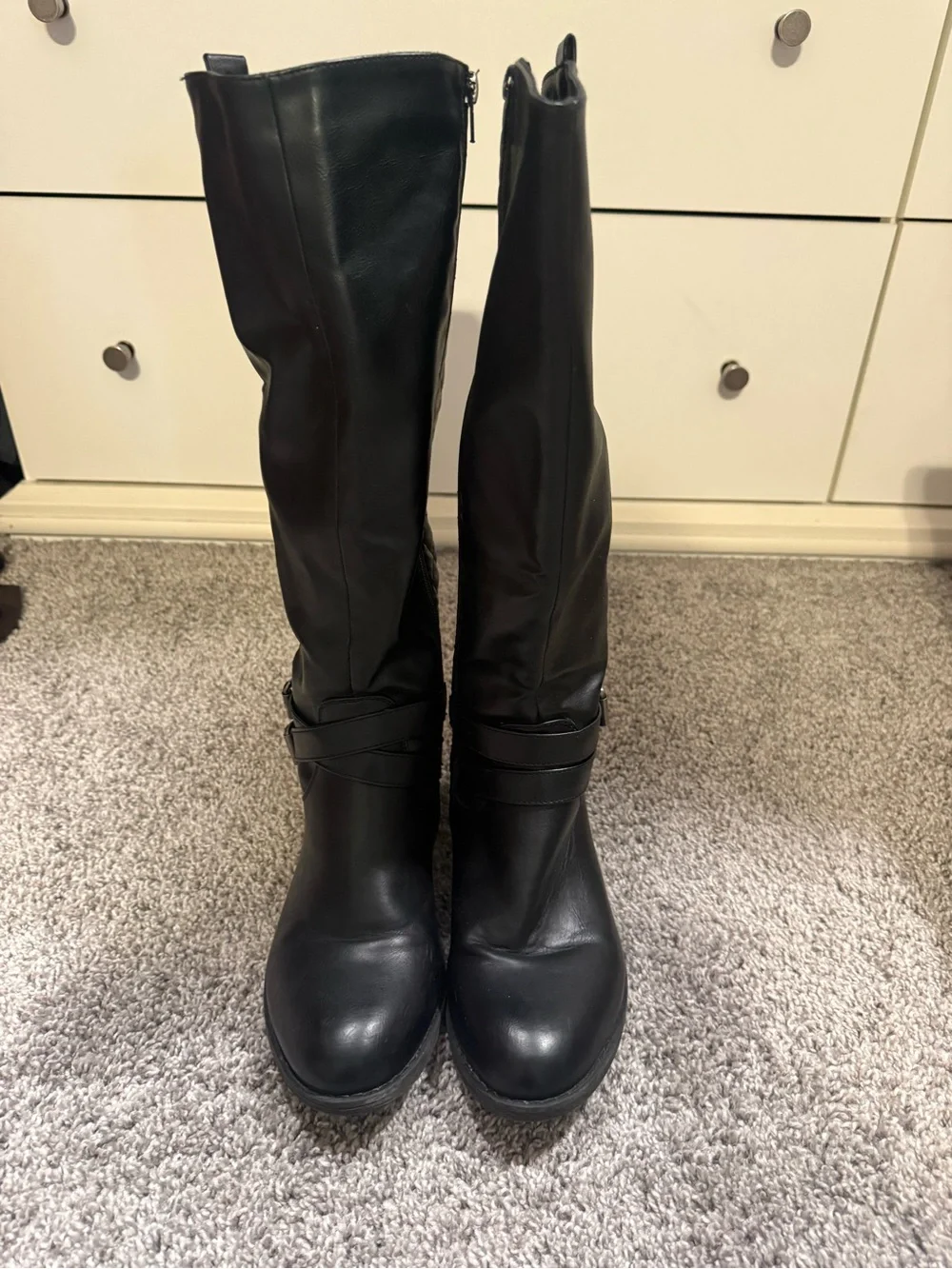 Vepose Black Quilted Over-the-Knee Buckle Boots
